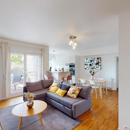 Live Like A Local Stylish 2Br With Balcony & Parking Apartment Сен Дени Екстериор снимка