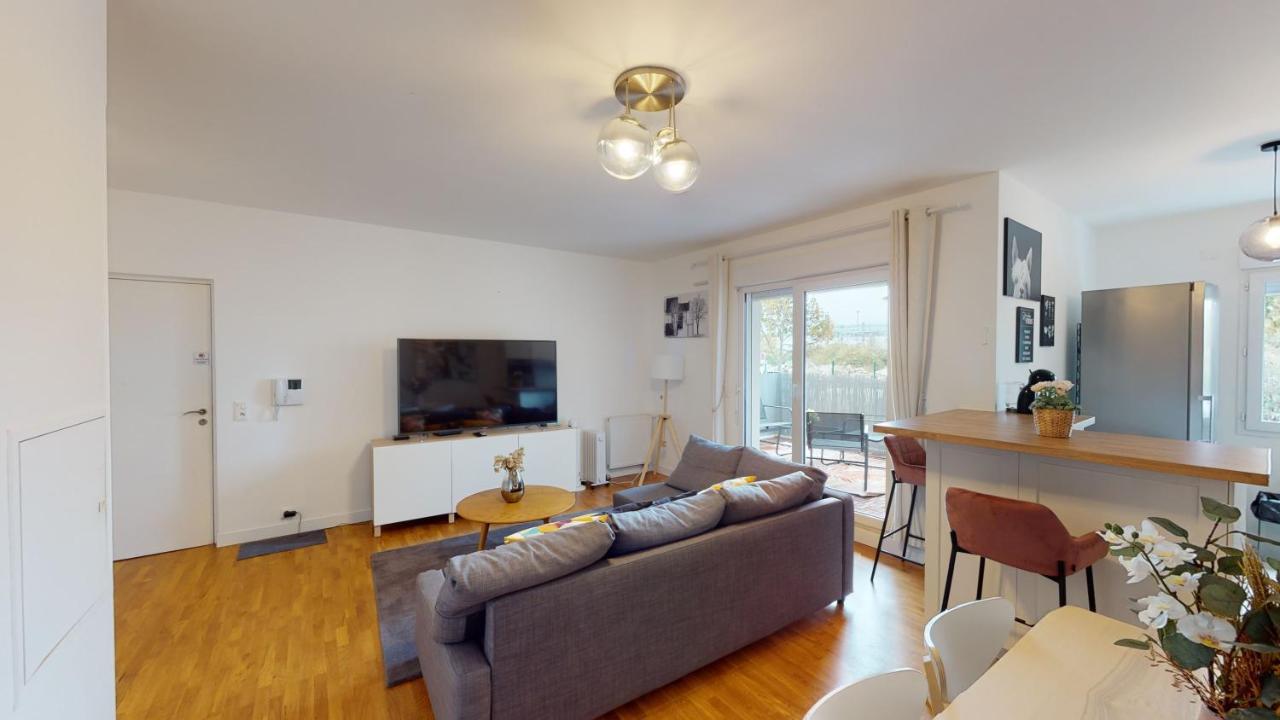 Live Like A Local Stylish 2Br With Balcony & Parking Apartment Сен Дени Екстериор снимка