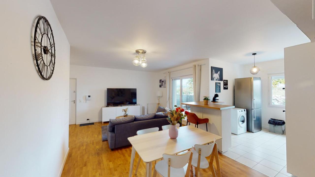Live Like A Local Stylish 2Br With Balcony & Parking Apartment Сен Дени Екстериор снимка