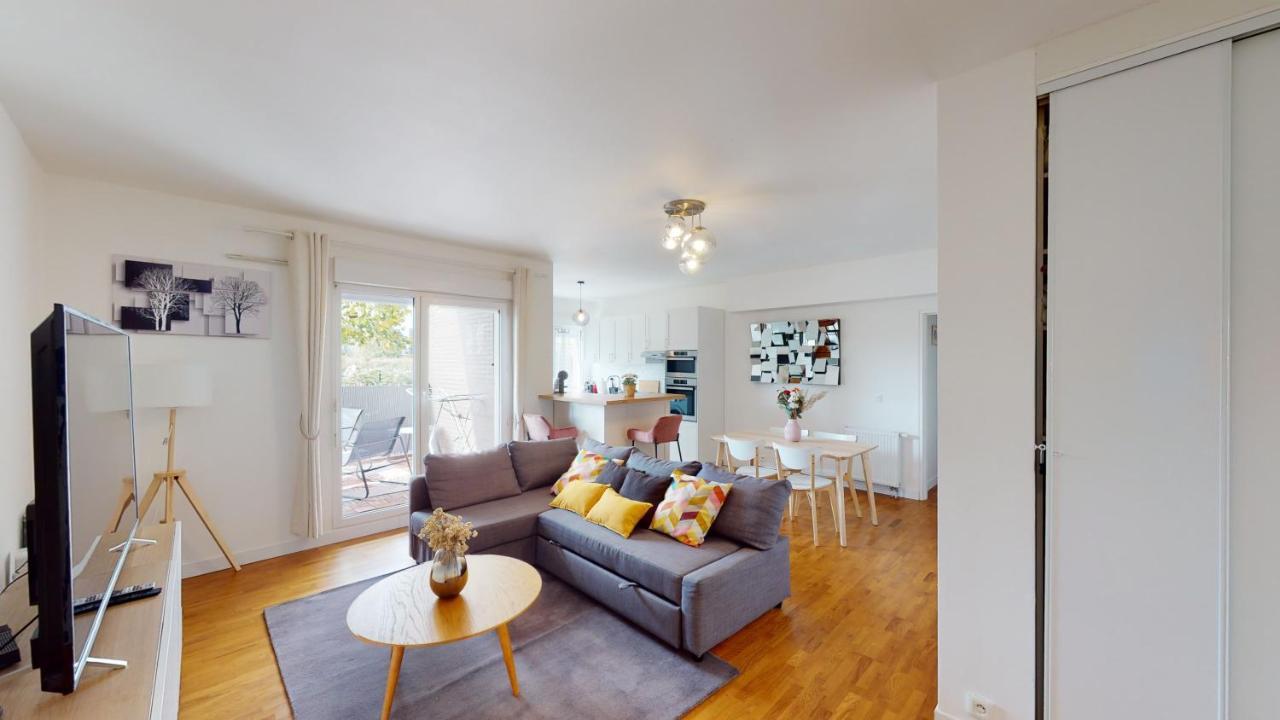 Live Like A Local Stylish 2Br With Balcony & Parking Apartment Сен Дени Екстериор снимка